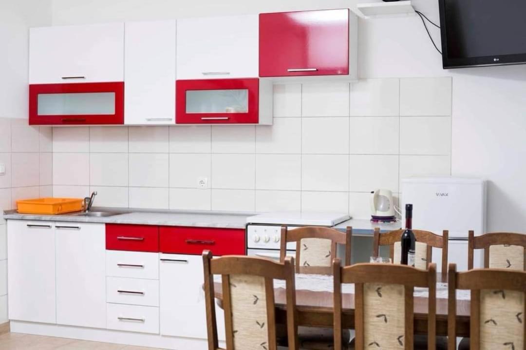 Apartmani Ivica Martic Duće Exterior foto