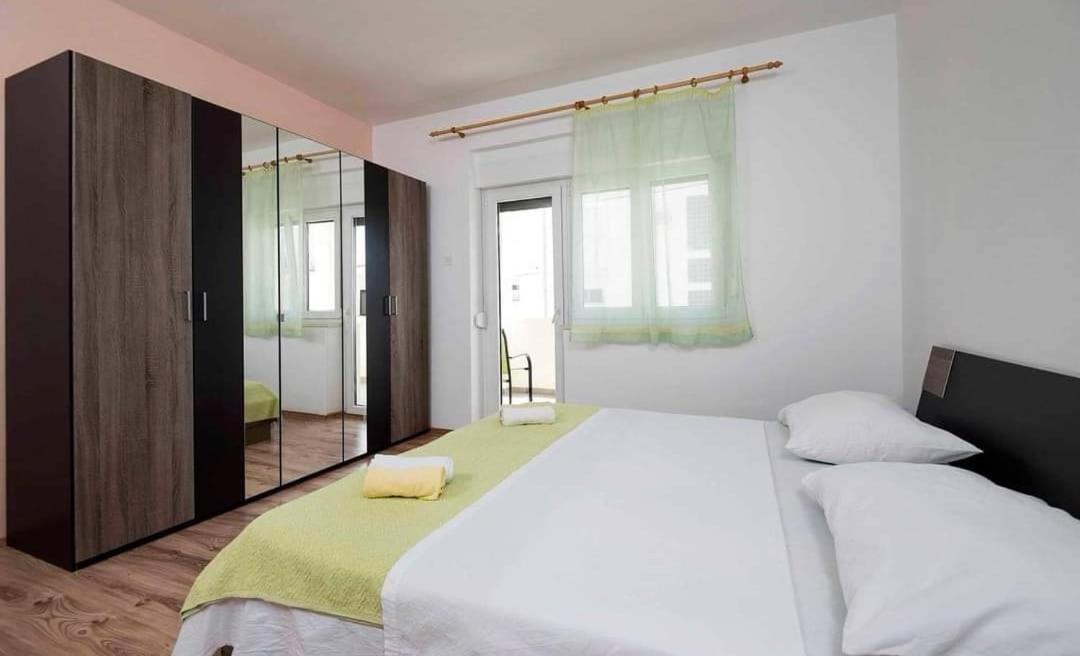Apartmani Ivica Martic Duće Exterior foto