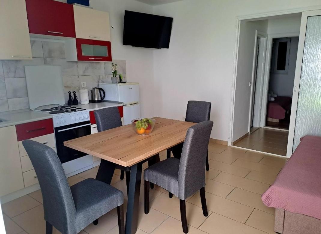 Apartmani Ivica Martic Duće Exterior foto